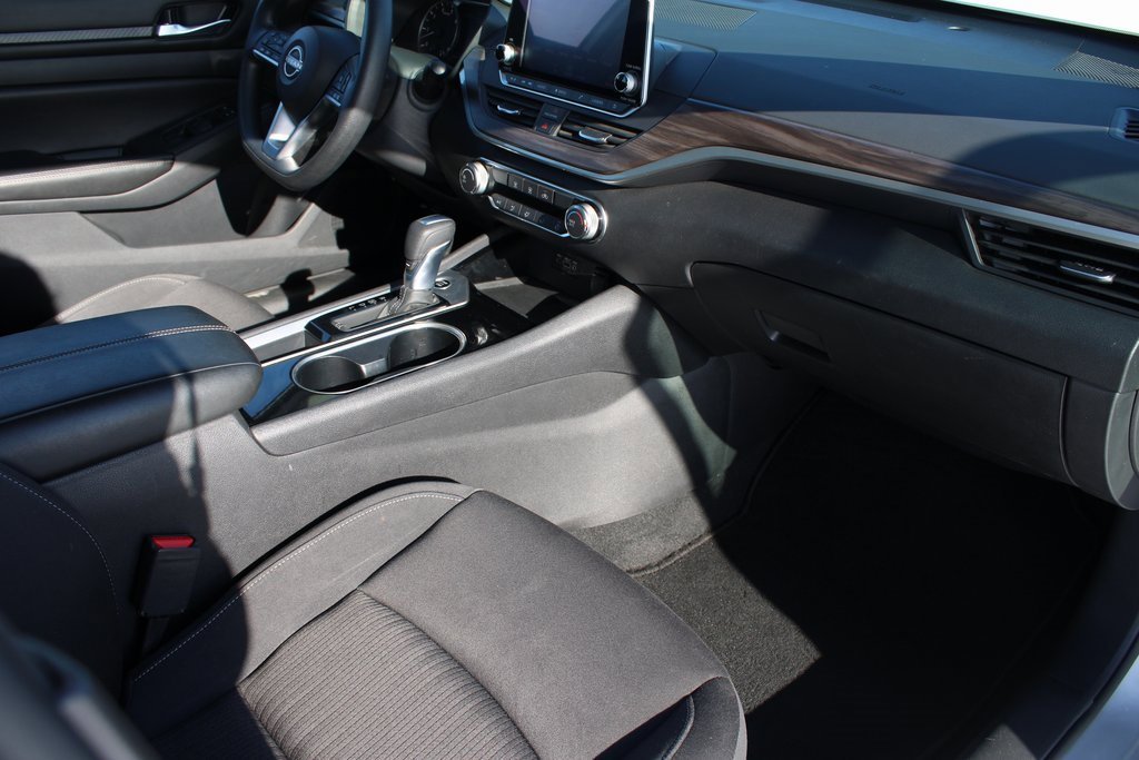 Used 2024 Nissan Altima 2.5 SV image 20