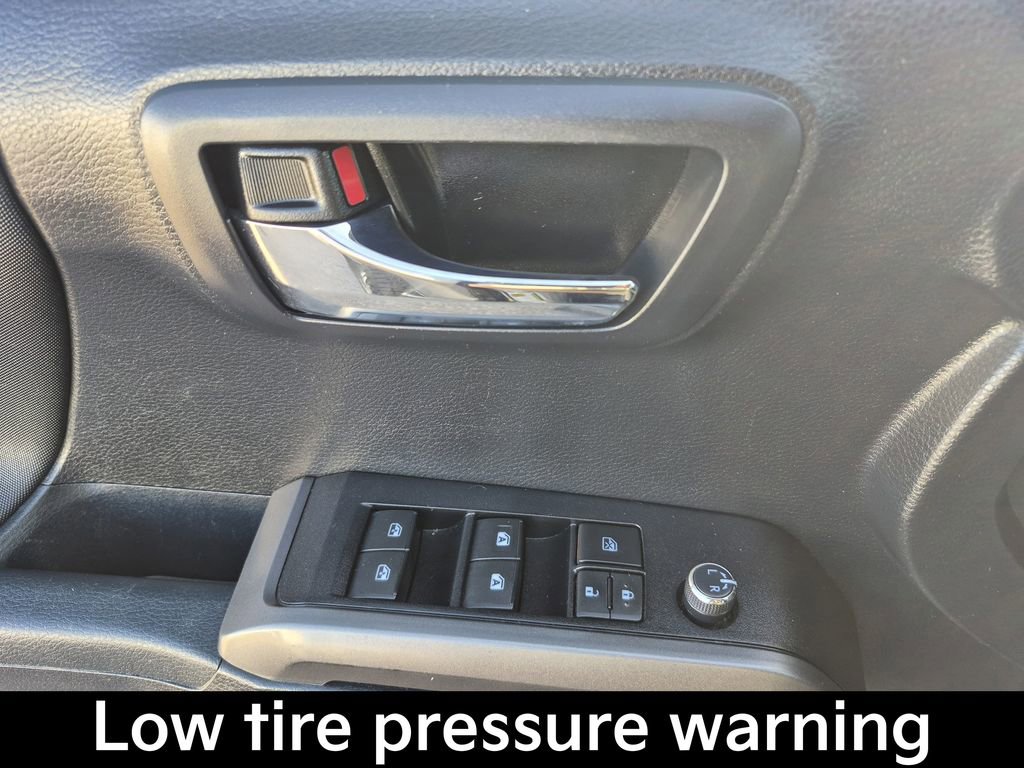 Used 2018 Toyota Tacoma TRD Sport w/ Technology Package image 8