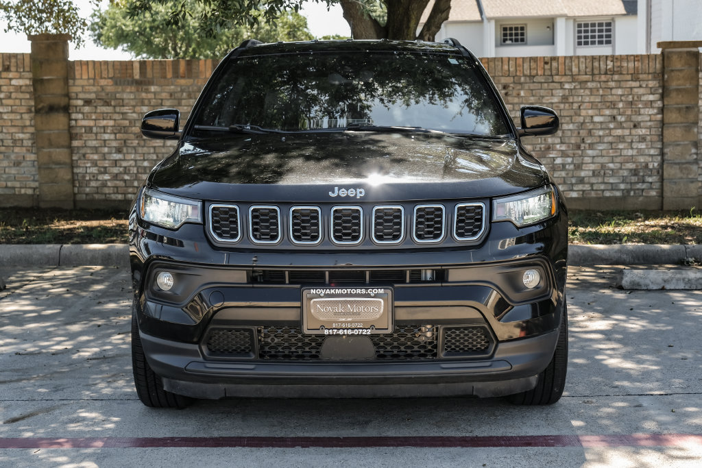 Used 2024 Jeep Compass Latitude AWD/4WD image 10