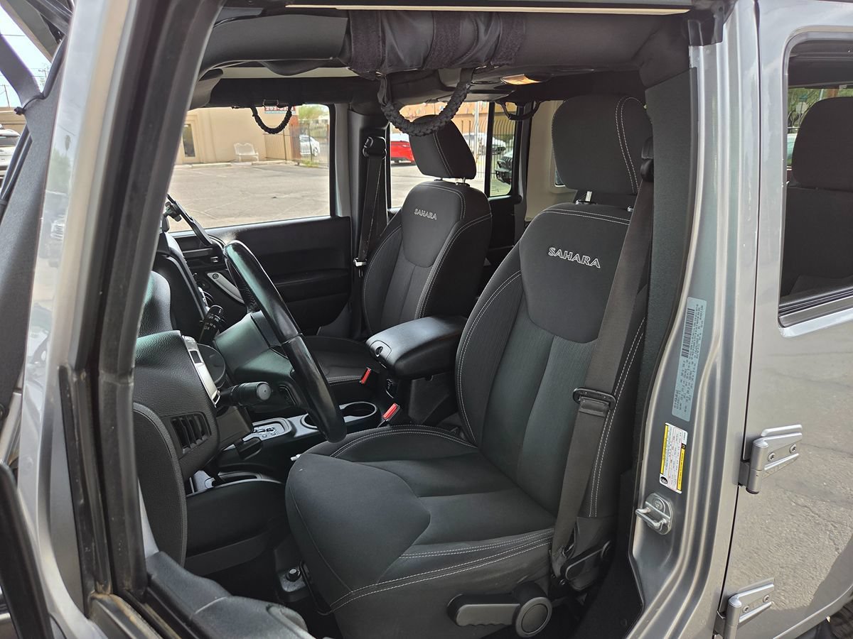 Used 2018 Jeep Wrangler Unlimited Sahara w/ Connectivity Group AWD/4WD image 48