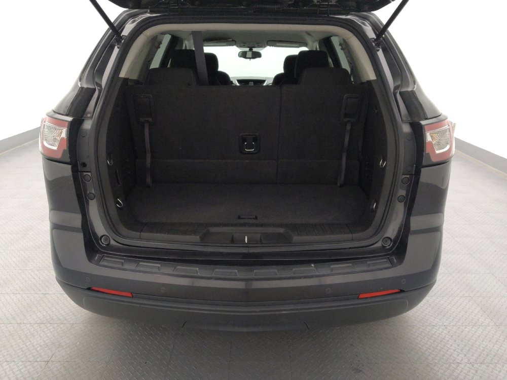 Used 2015 Chevrolet Traverse LT w/ Style and Technology Package FWD image 29