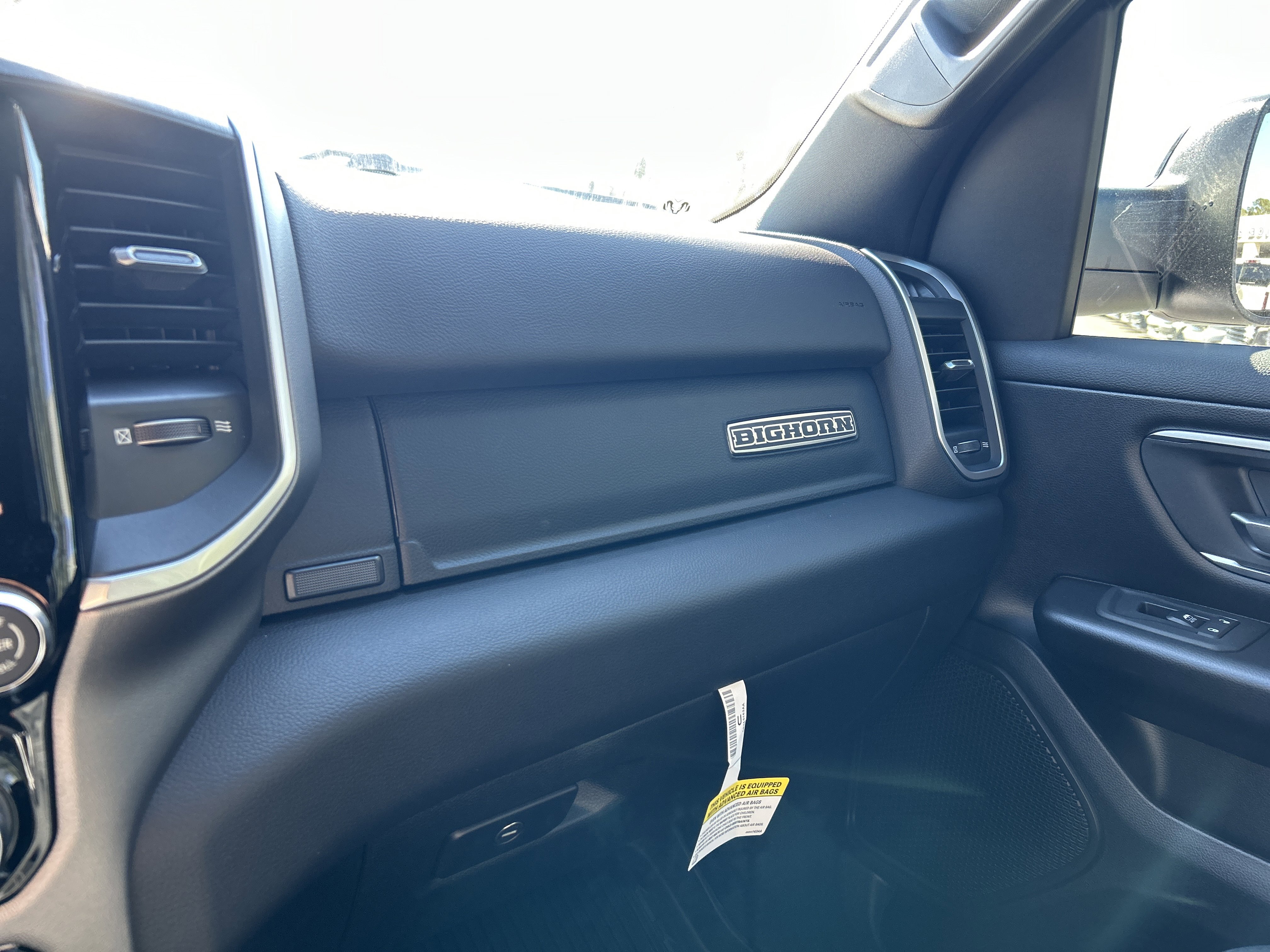 New 2026 RAM 1500 4x4 Crew Cab image 34