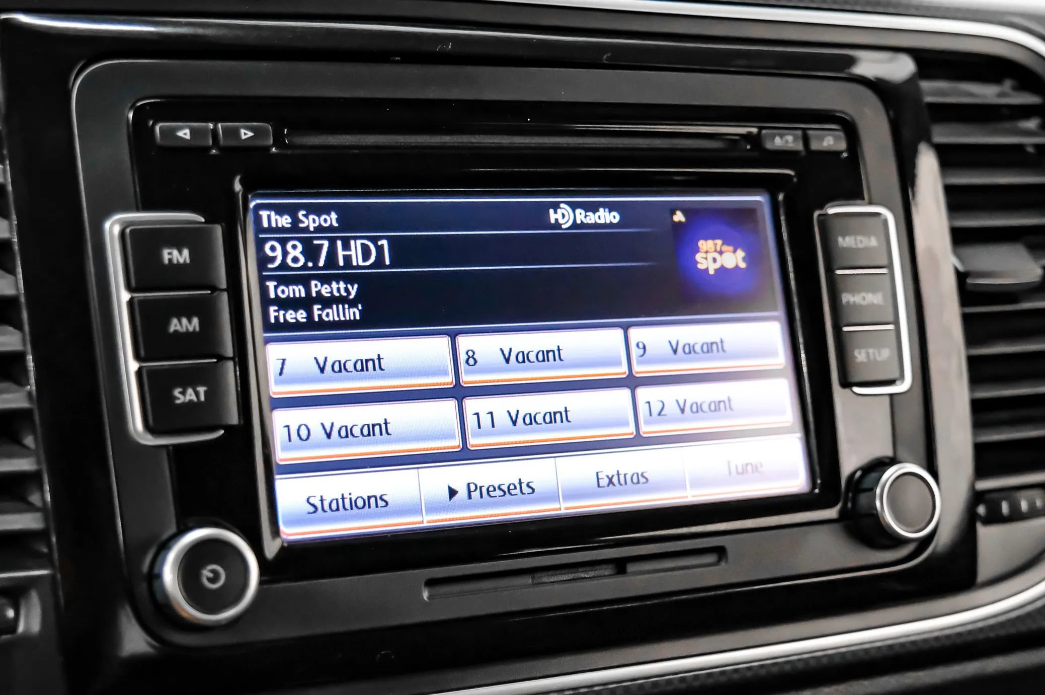 Used 2014 Volkswagen Beetle GSR image 26