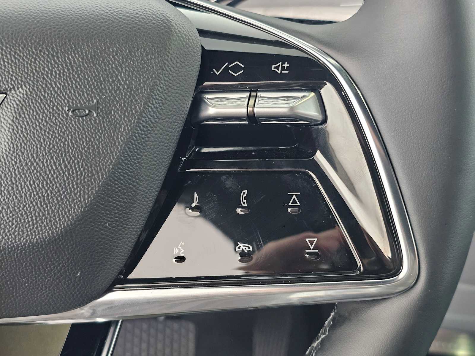 New 2026 Cadillac Lyriq Luxury image 28