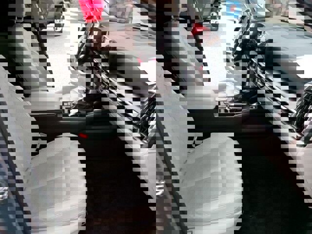 Used 2025 Kia Sorento S w/ Panoramic Sunroof Package image 19