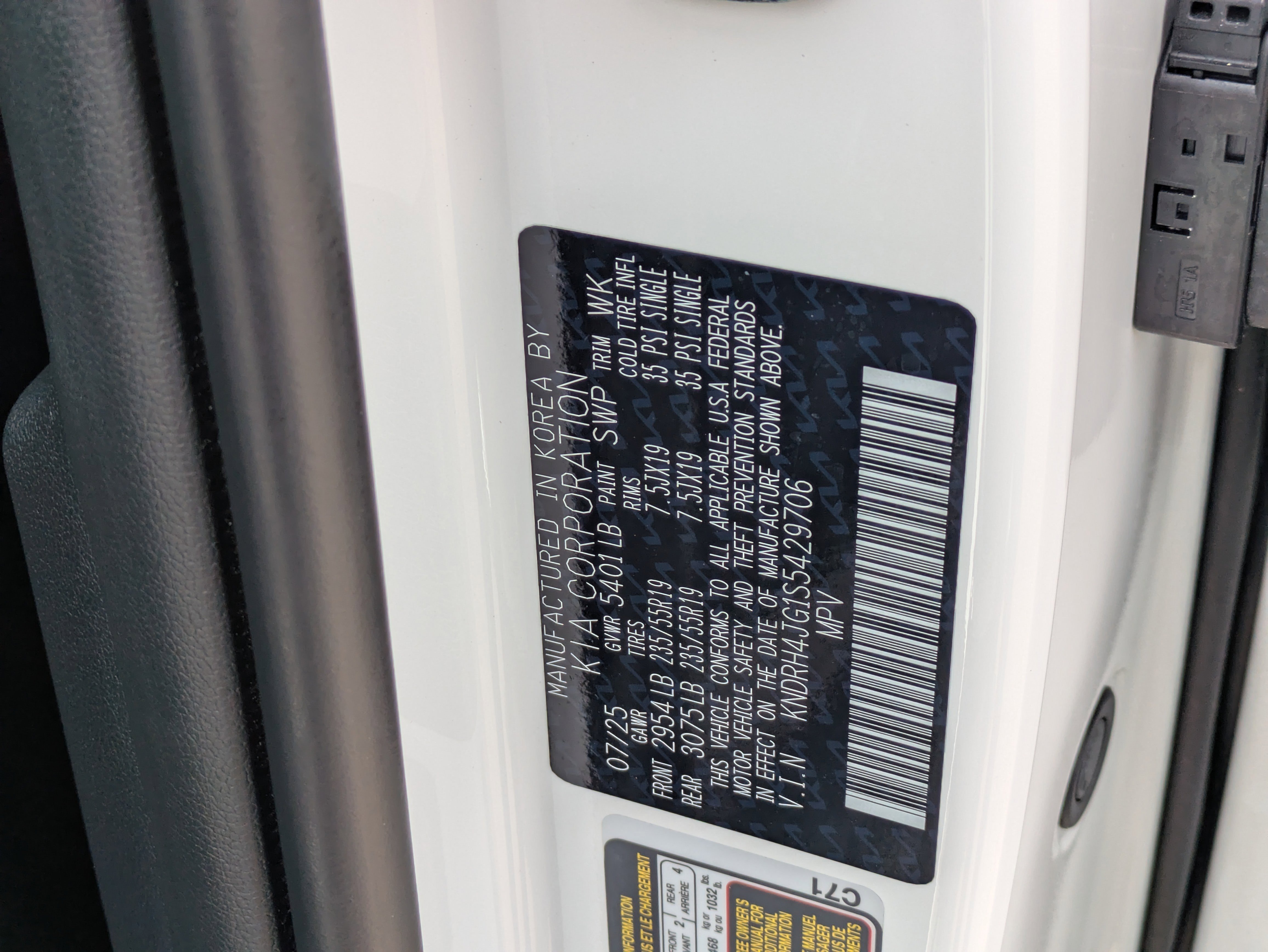 Certified 2025 Kia Sorento EX image 32