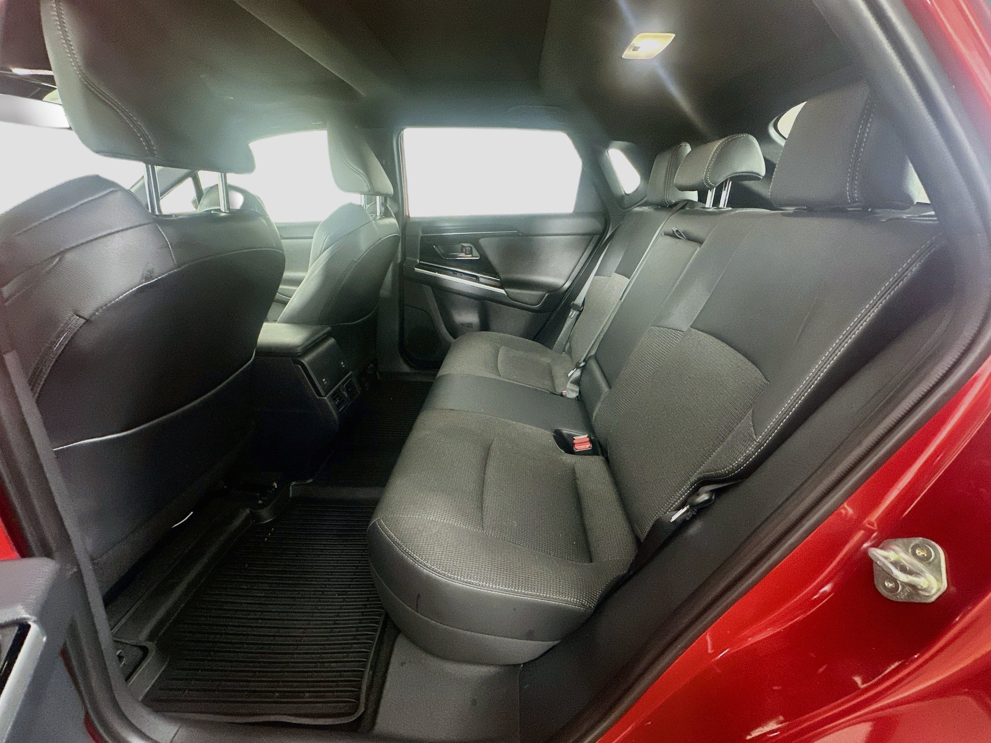 Used 2025 Toyota bZ4X FWD image 29