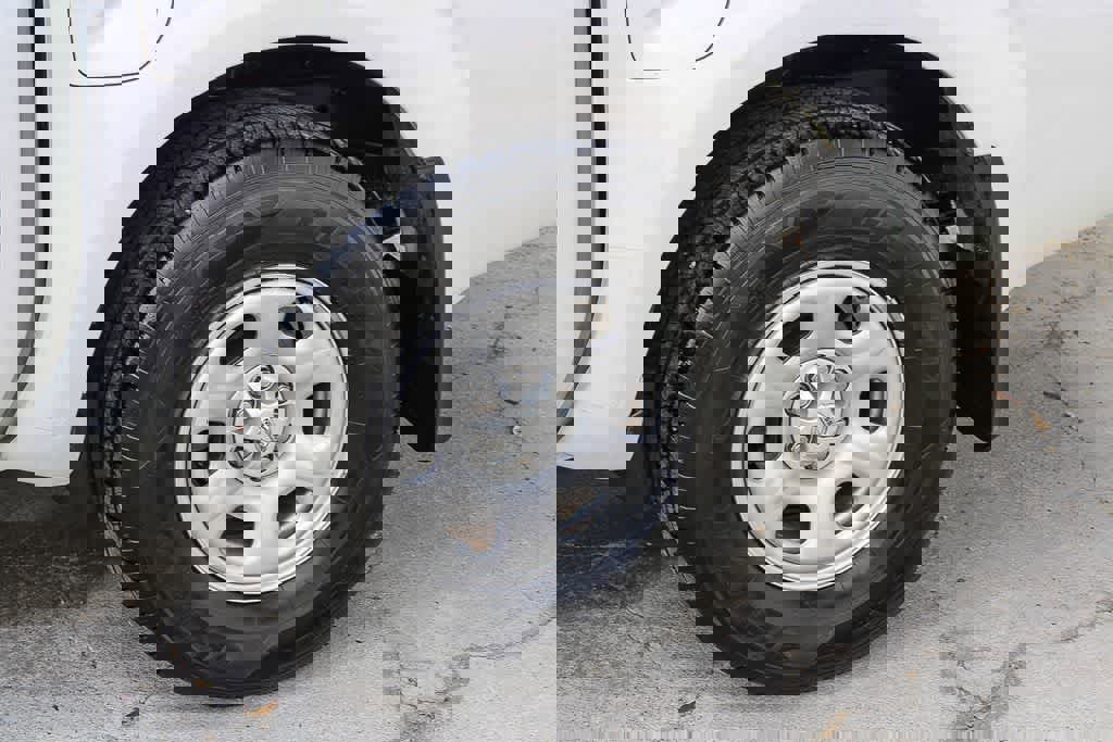 Used 2021 Nissan Frontier S w/ S Utility Package image 6