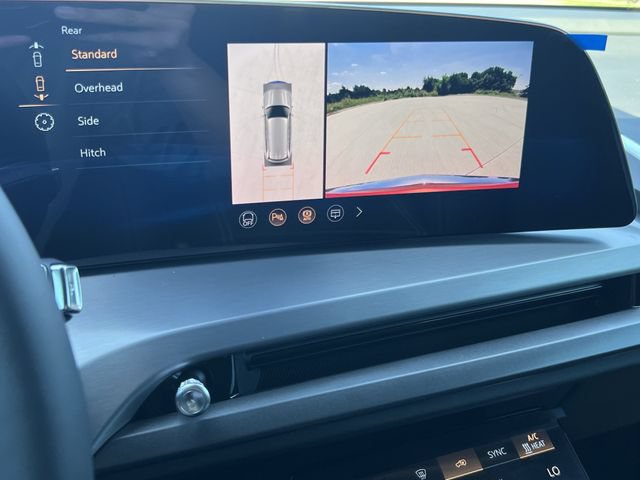 New 2026 Cadillac Vistiq Luxury AWD/4WD image 17