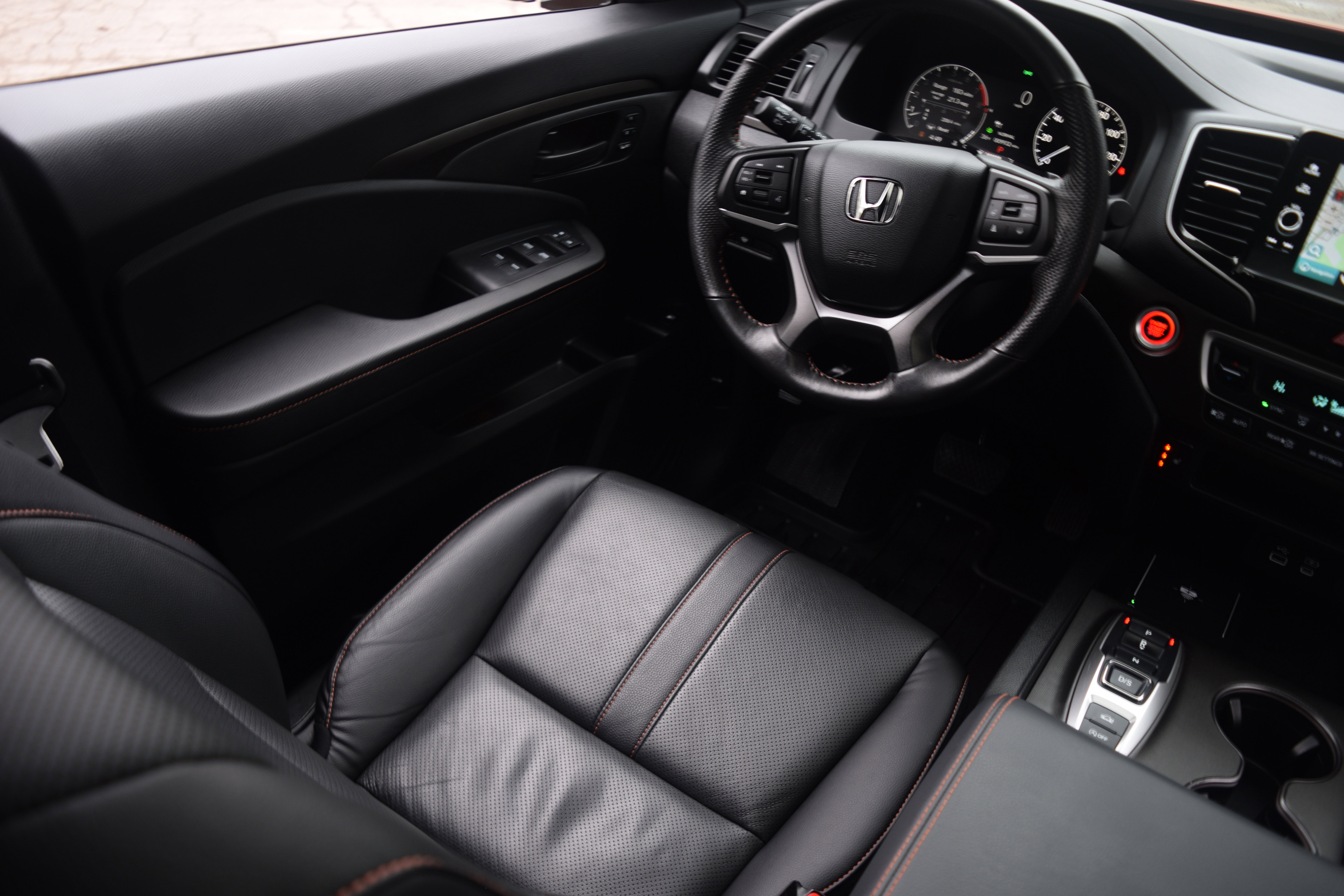 Used 2025 Honda Ridgeline TrailSport image 2