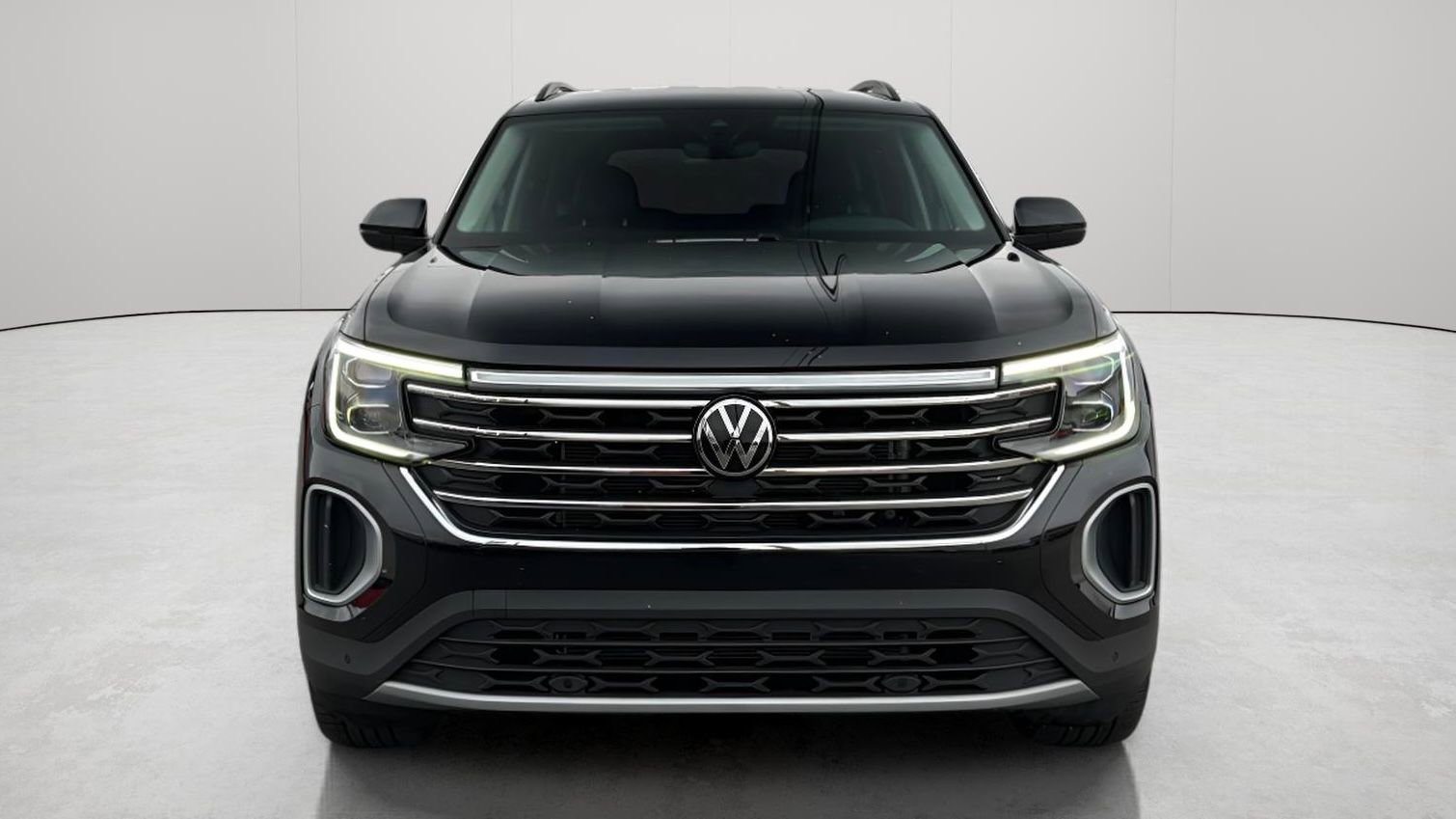 Used 2025 Volkswagen Atlas SE image 11