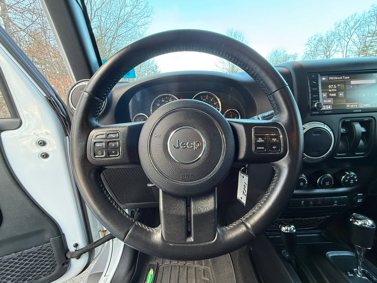 Used 2018 Jeep Wrangler Sahara w/ Connectivity Group image 16