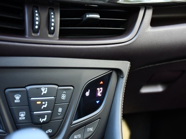 Used 2017 Buick Envision Essence image 16