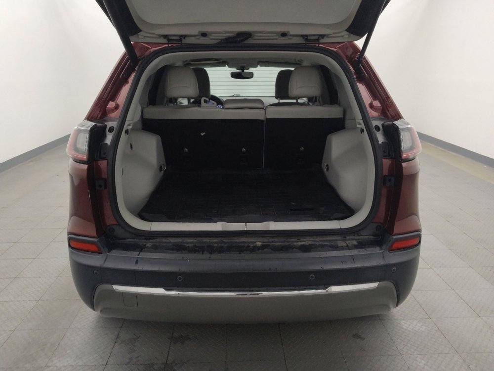 Used 2019 Jeep Cherokee Limited image 29