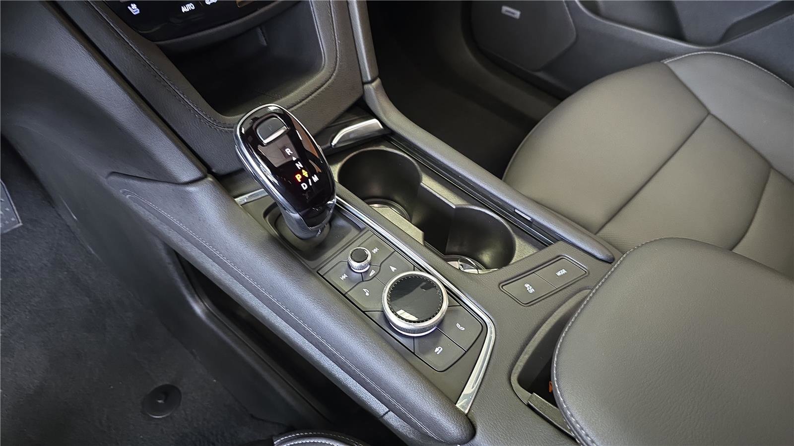 Used 2025 Cadillac XT6 Premium Luxury w/ Technology Package image 25