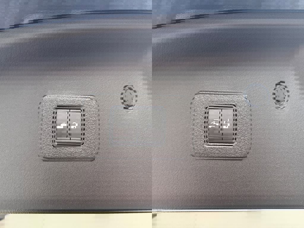 Used 2022 Nissan Armada Platinum w/ Captain's Chairs Package image 25