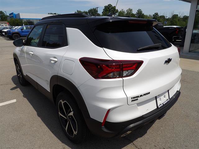 Certified 2022 Chevrolet TrailBlazer RS w/ Sun and Liftgate Package AWD/4WD image 3