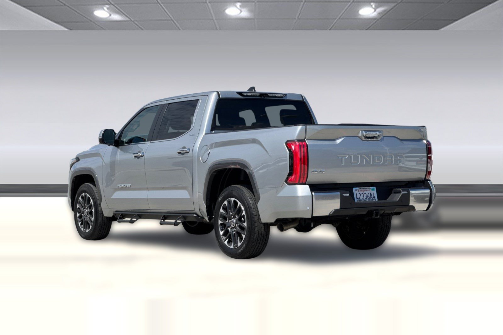 Used 2024 Toyota Tundra Limited AWD/4WD image 3