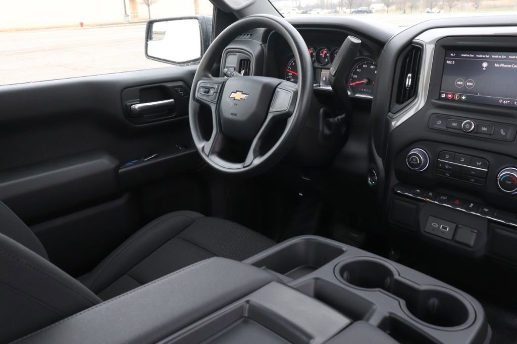 Used 2025 Chevrolet Silverado 1500 W/T image 11
