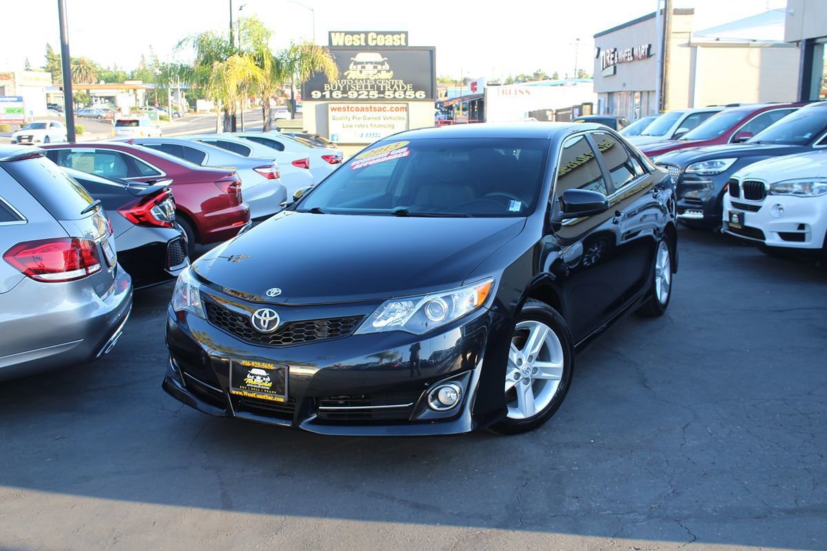 Used 2013 Toyota Camry SE FWD image 34