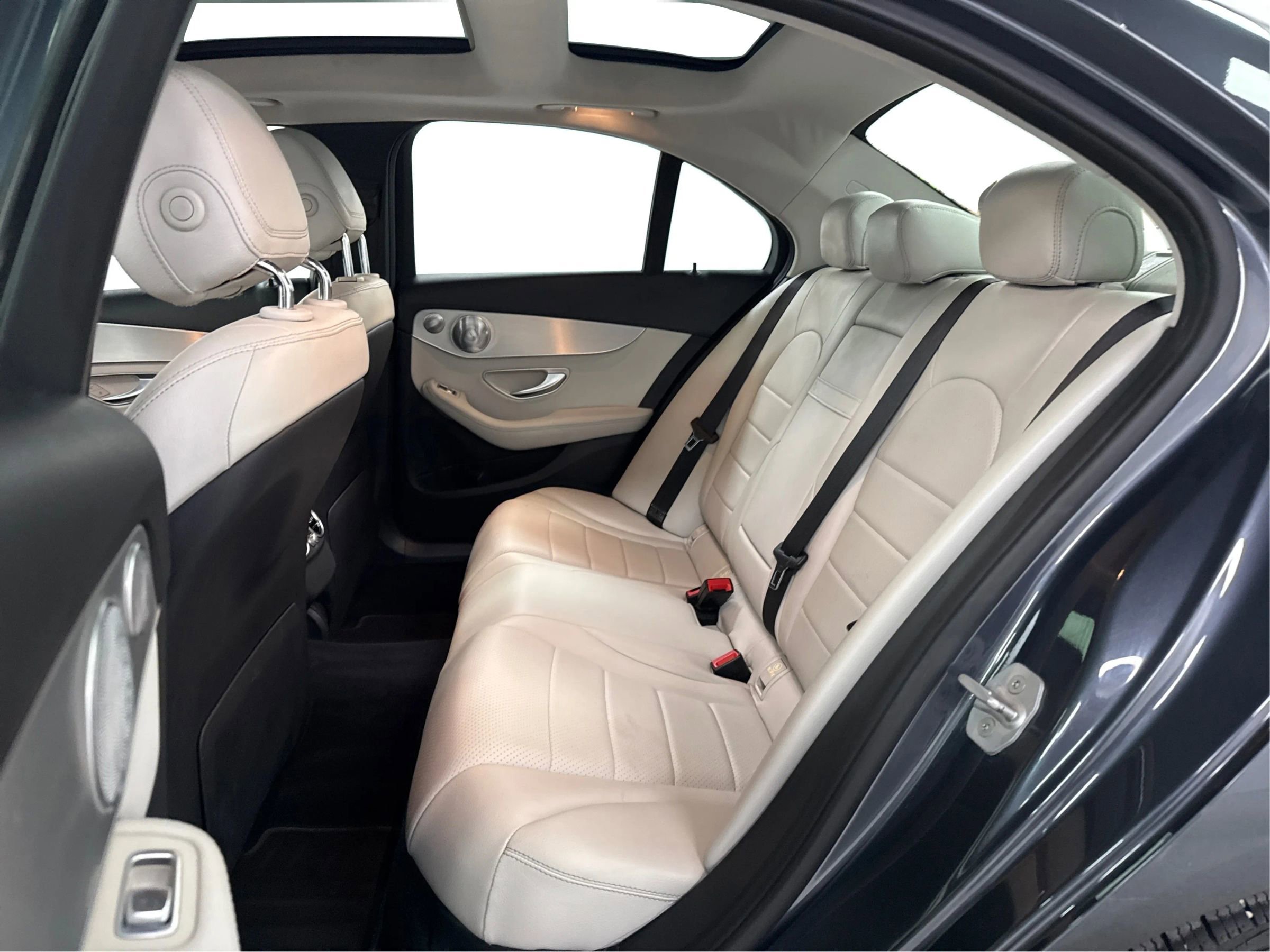 Used 2016 Mercedes-Benz C 300 4MATIC Sedan image 8