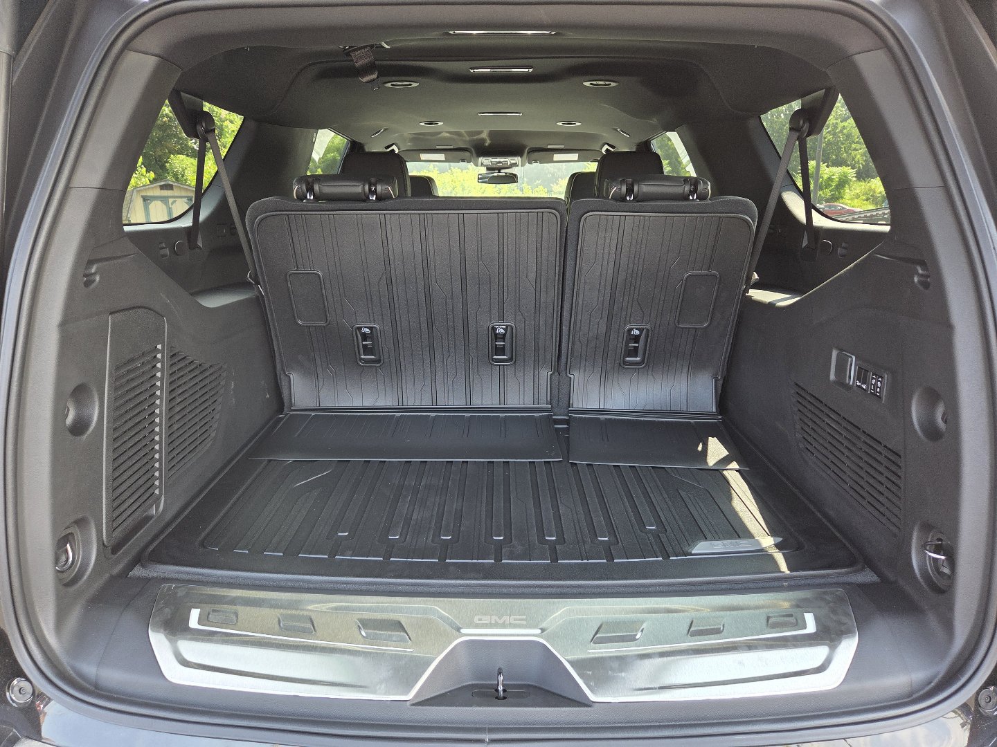 New 2026 GMC Yukon XL Elevation AWD/4WD image 23