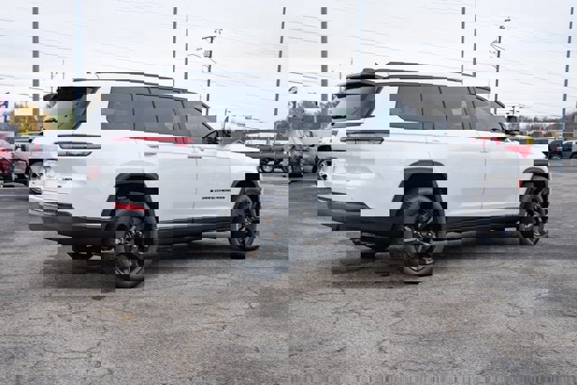 New 2025 Jeep Grand Cherokee L Limited w/ Luxury Tech Group II image 5