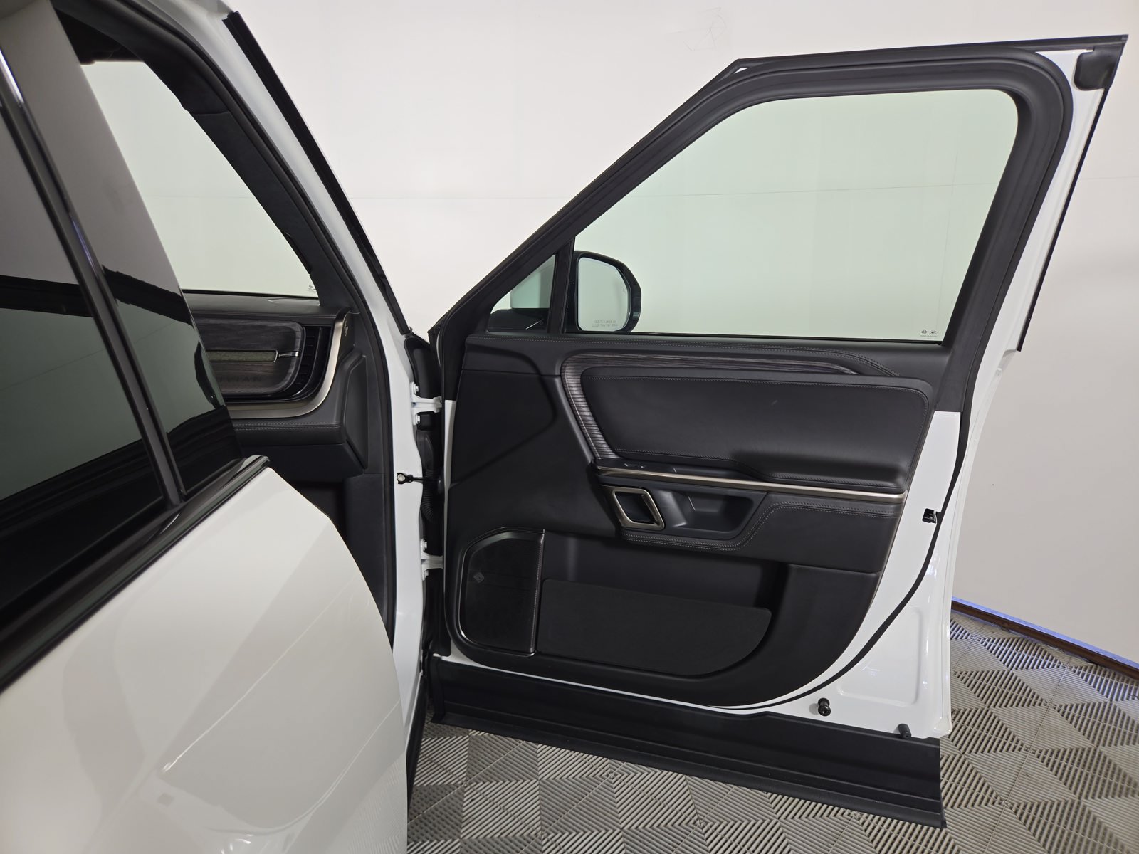 Used 2023 Rivian R1T Adventure Quad AWD/4WD image 18