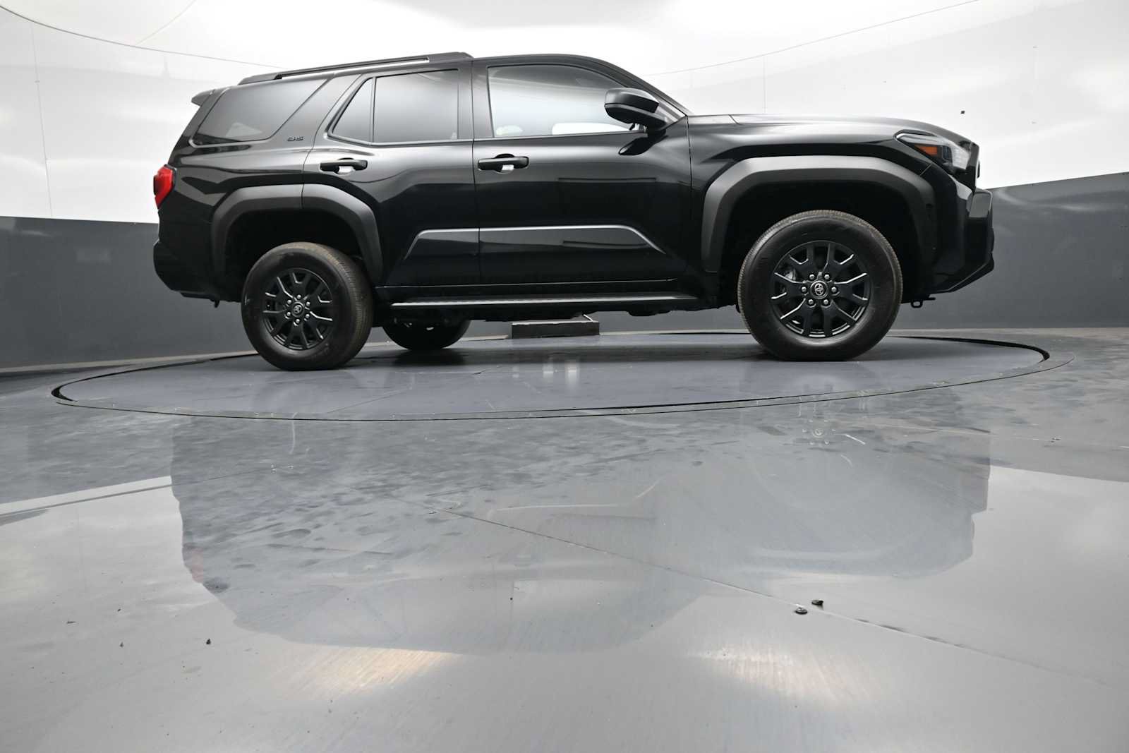 Certified 2025 Toyota 4Runner SR5 AWD/4WD image 28