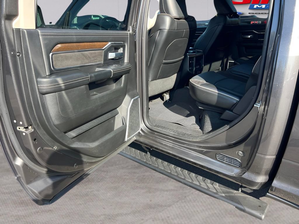 Used 2024 RAM 3500 Laramie AWD/4WD image 63