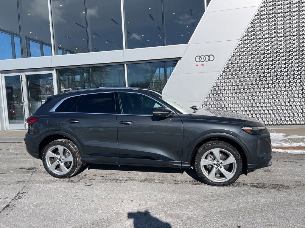 Used 2025 Audi Q5 Premium Plus w/ Premium Plus image 14