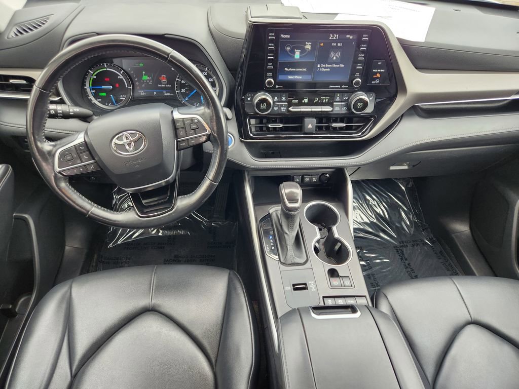 Used 2020 Toyota Highlander XLE AWD/4WD image 16