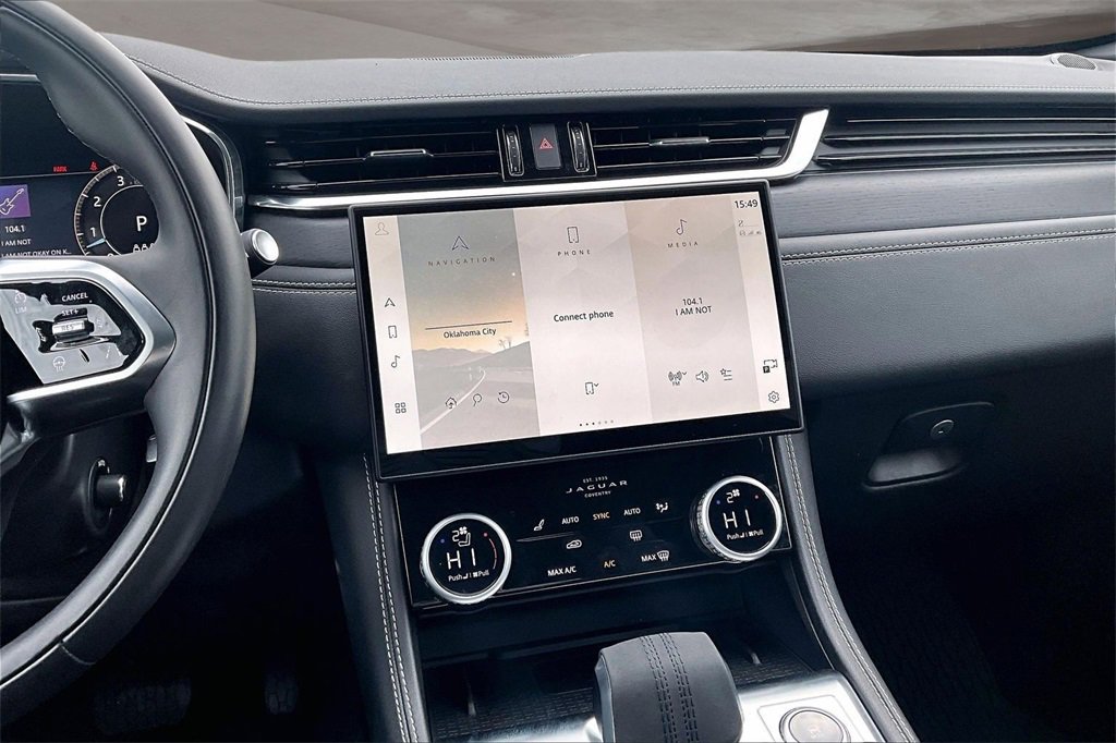 Certified 2025 Jaguar F-PACE R-Dynamic S image 6