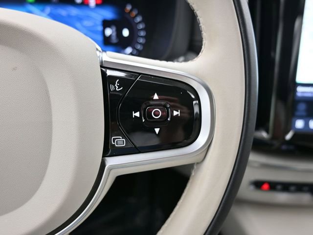 Used 2024 Volvo XC60 B5 Ultimate w/ Protection Package Premier image 23