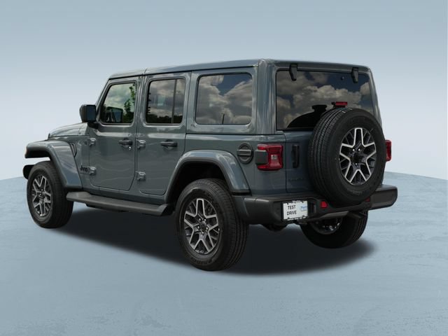 Used 2026 Jeep Wrangler Unlimited Sahara AWD/4WD image 6