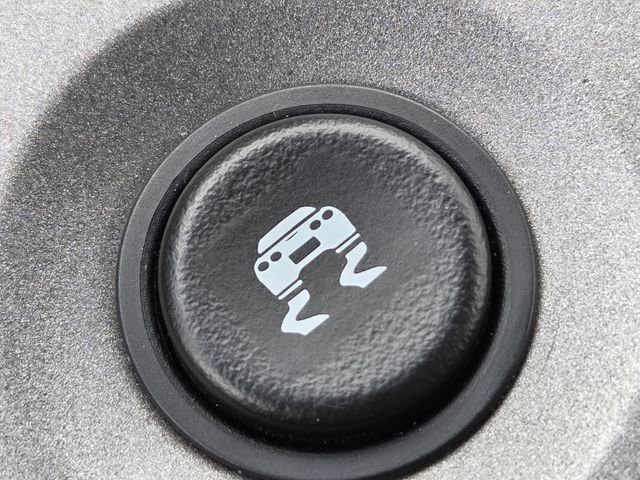 Used 2006 Chevrolet Corvette Convertible w/ Preferred Equipment Group RWD image 16