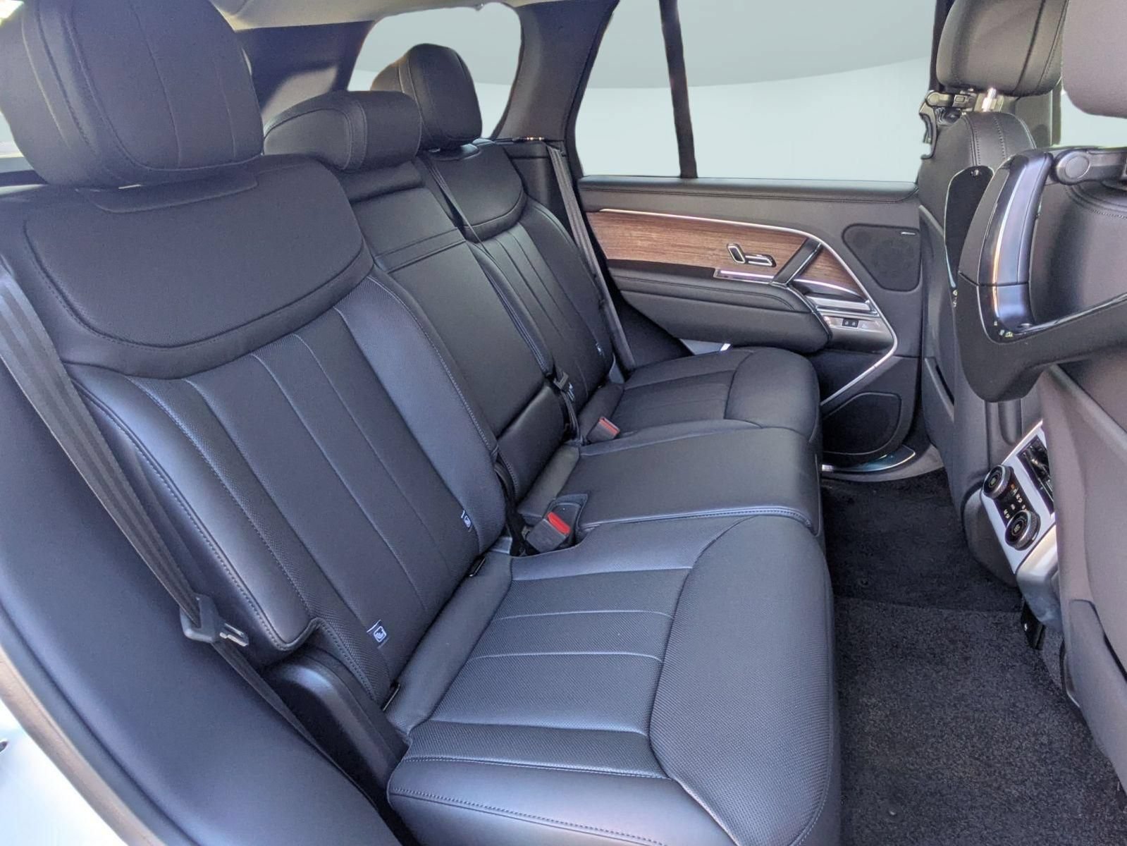 New 2026 Land Rover Range Rover SE AWD/4WD image 29