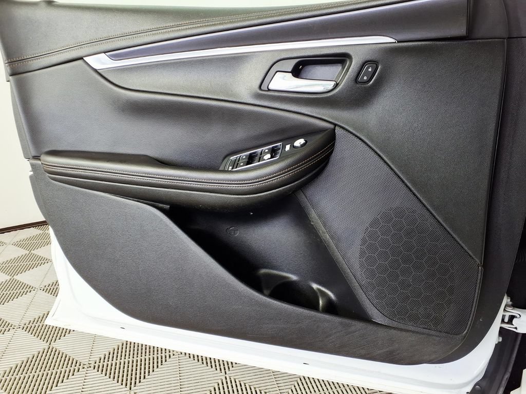 Used 2018 Chevrolet Impala LT FWD image 8