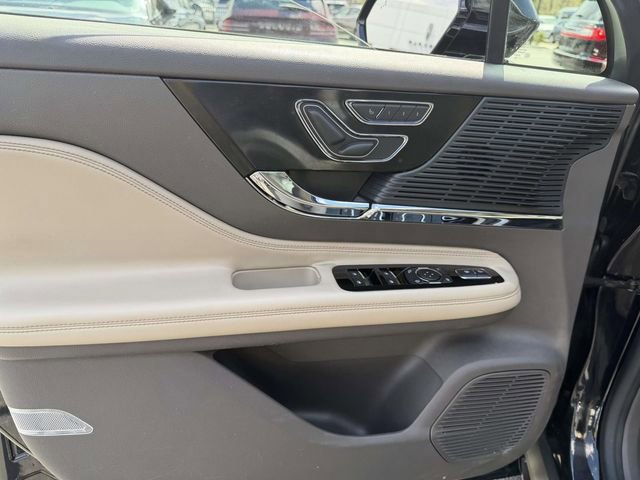 Certified 2020 Lincoln Corsair AWD w/ Equipment Group 101A image 13