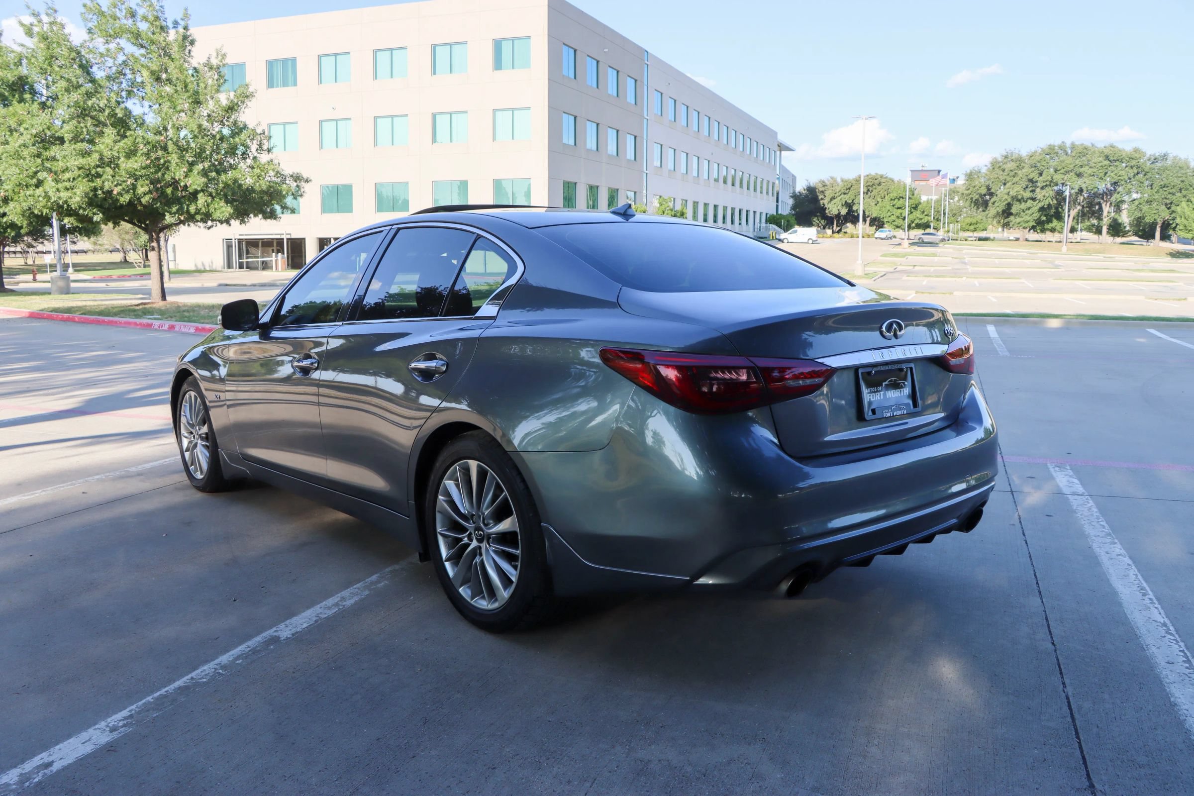 Used 2018 INFINITI Q50 Luxe RWD image 5