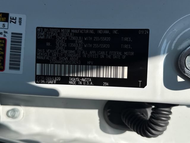 Used 2024 Toyota Grand Highlander AWD image 24