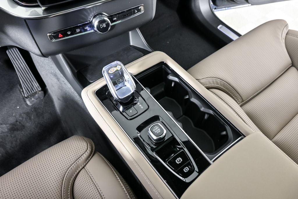New 2026 Volvo XC90 T8 Ultra w/ Protection Package Premier image 14