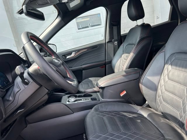 Used 2023 Ford Escape ST-Line Elite w/ Premium Technology Package AWD/4WD image 8