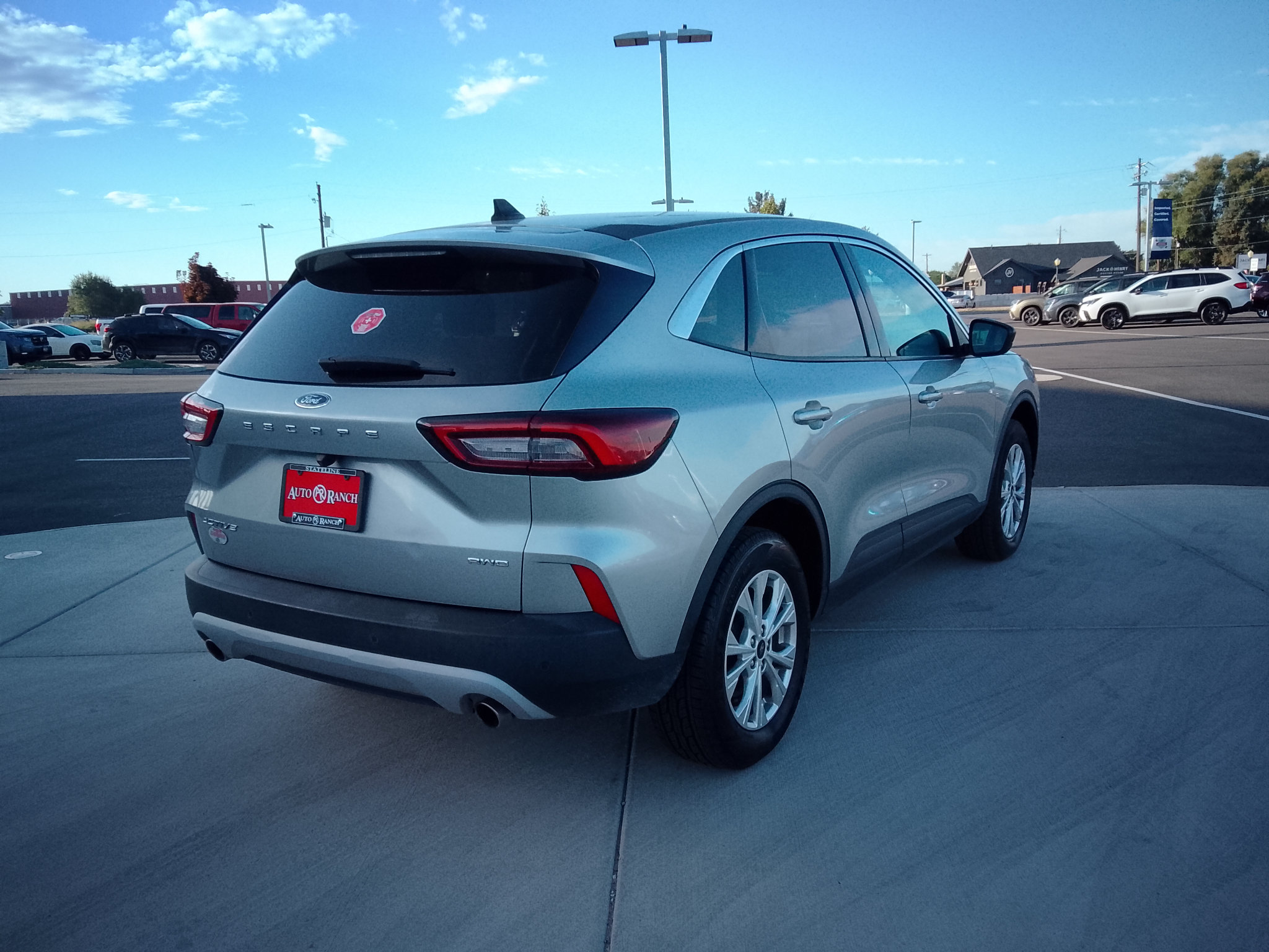 Used 2024 Ford Edge SEL AWD/4WD image 3