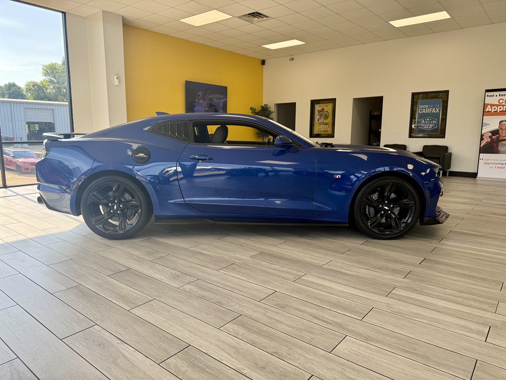 Used 2019 Chevrolet Camaro SS RWD image 5