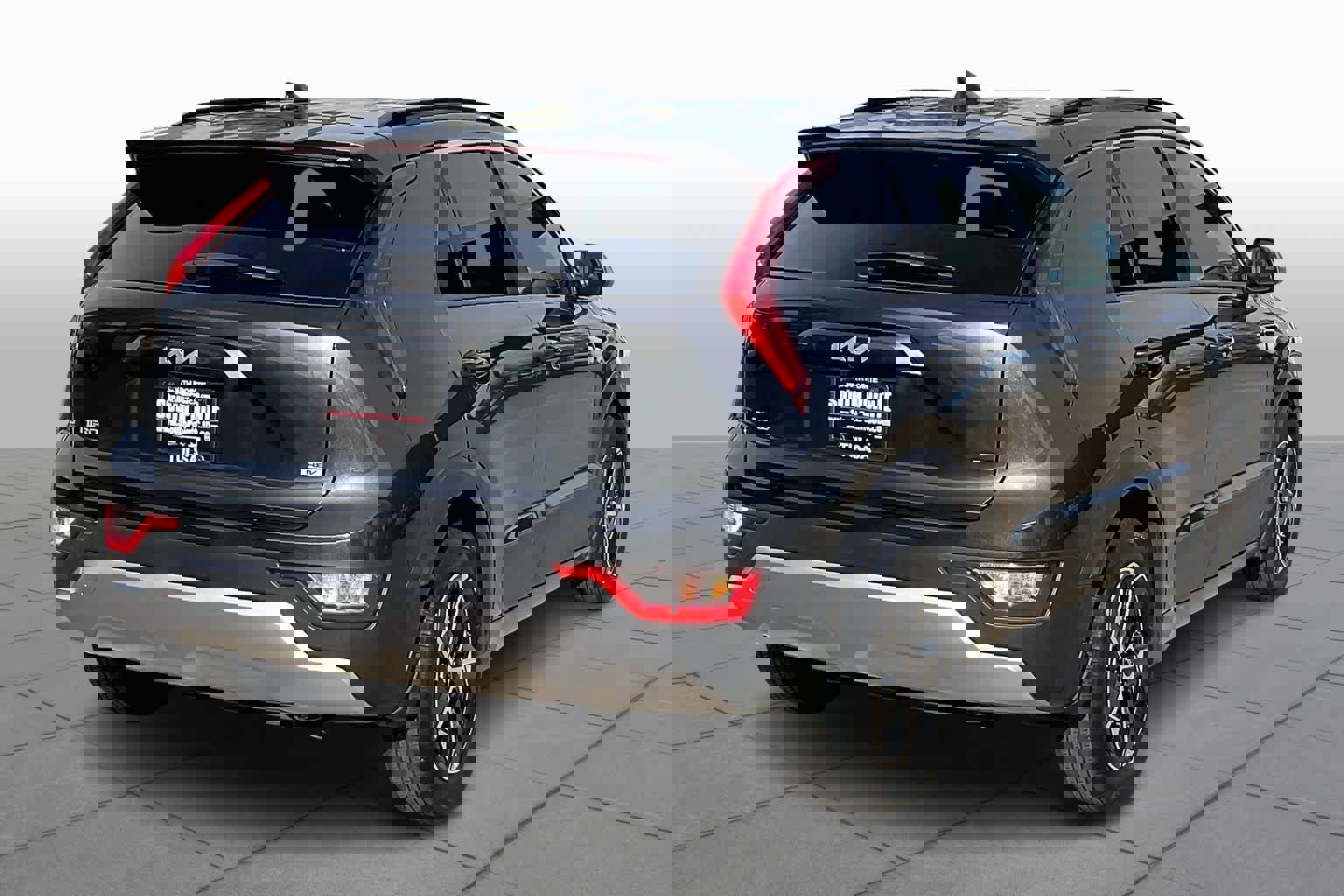 Used 2024 Kia Niro LX image 13