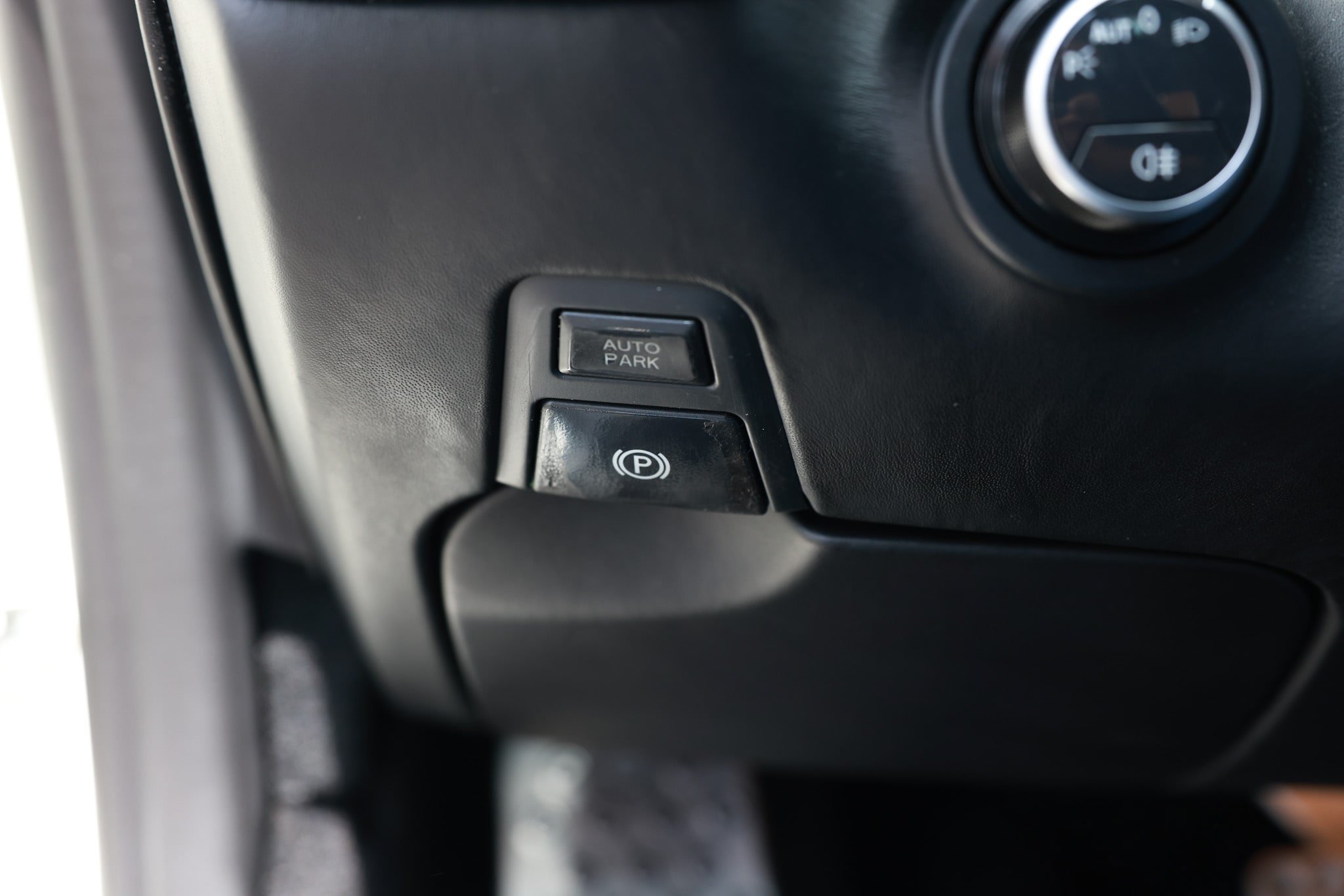 Used 2015 Ferrari California T RWD image 54