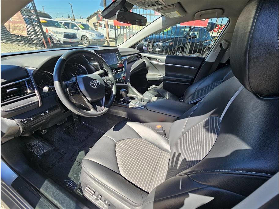 Used 2023 Toyota Camry SE image 8