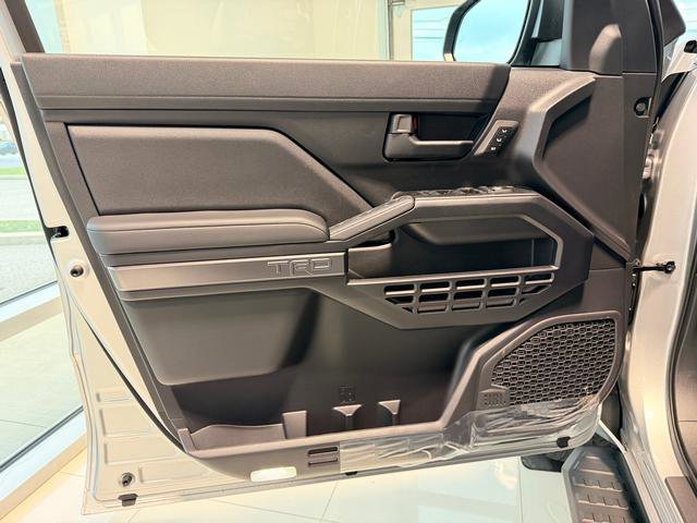 Used 2025 Toyota 4Runner 4WD image 10