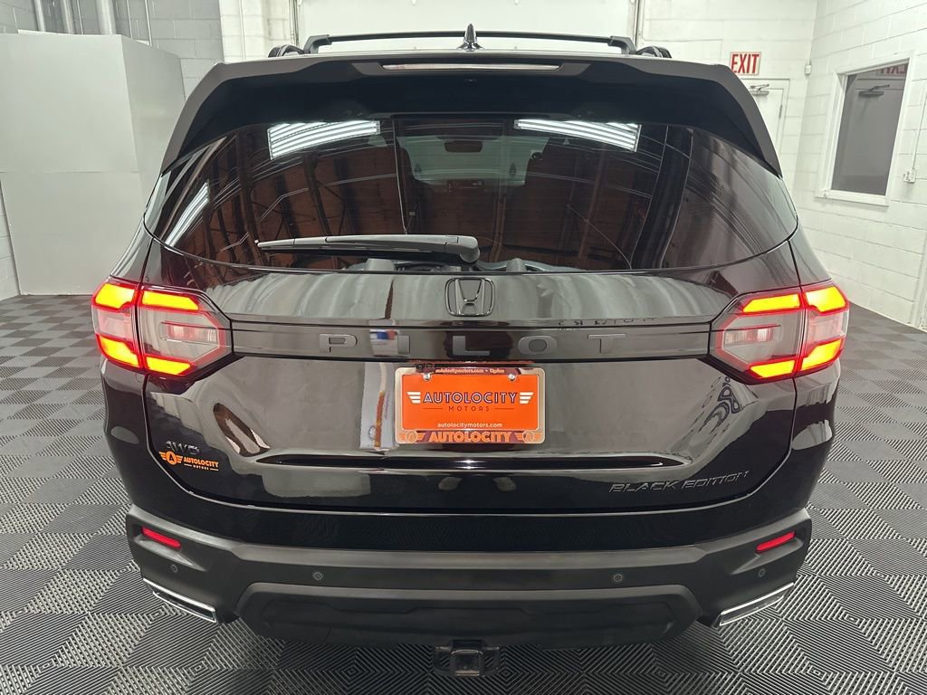 Used 2025 Honda Pilot Black Edition image 9
